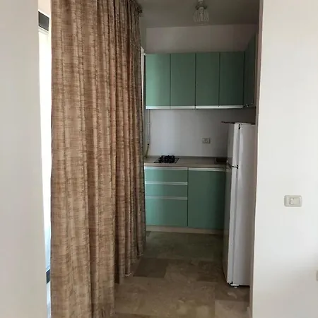 By The 15 Διαμέρισμα Mamaia